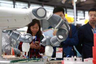 CHINAPLAS国际橡塑展主办方再度安排“智能装备专区”回归广州，并透露专区除了面积继续扩大外，更成功网罗了众多海外知名展商。
