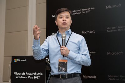 MSRAの年次イベント、アカデミックデーが、全世界で注目されている人工知能とロボティックスに焦点をあてて2017年5月26日に初めて台湾で開催された。マイクロソフトのコーポレートバイスプレジデント兼MSRAマネジングディレクターであるシャオウェン・ホン博士は、マイクロソフトはテクノロジー産業におけるイノベーションと才能の育成を極めて重視しており、「次の問題」を解決する無償でオープンな研究環境を提供するために、大学院生のインターンシップ・プログラムを推進していると述べた。align=