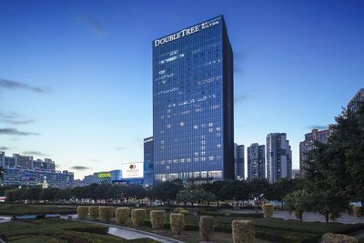 深圳龙华希尔顿逸林酒店作为首家国际全服务酒店亮相深圳交通枢纽