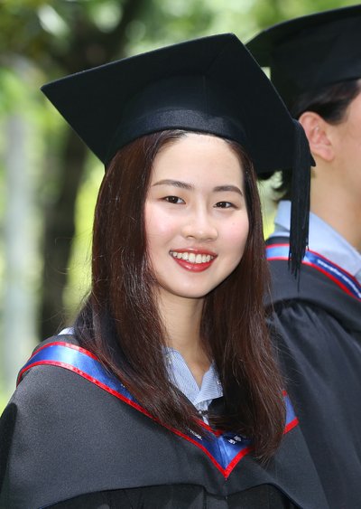 YCIS – Secondary's IB  ‘Class of 2017’ top scorer Ivy Ying