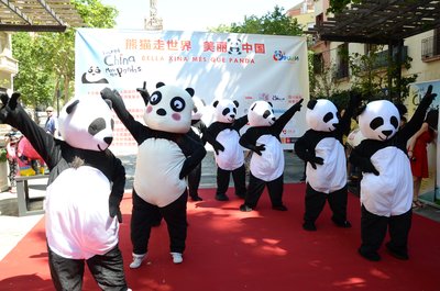 観光マーケティング・キャンペーン「Beautiful China, More than Pandas」でパンダが地中海3都市に出現