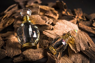 Oud Essentials純正且可持續的天然烏木油