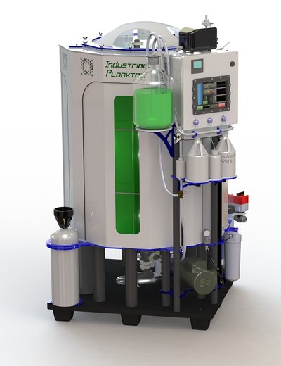 Bioreactor presented by a Canadian exhibitor can be used for aquaculture and biotech industry