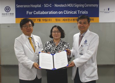 Director of Severance Hospital CTC Prof. Joong Bae AHN, Novotech Executive Director of Asia Operations Dr Yooni Kim, and Director of SCIC-Consortium Prof. Jae Yong SIM at signing of MOU
