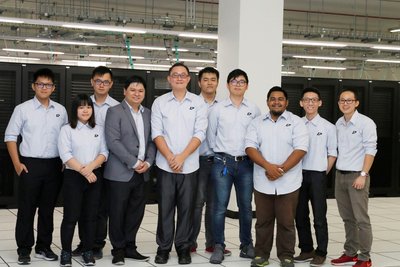 Lee Cheung Loong, Co-Founder of IP ServerOne and team at the launching of new datacenter.