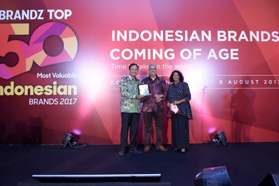 Dannis Muhammad Head of Marketing Traveloka representing Traveloka to receive the awards as the #1 Most Powerful Indonesian Technology Brand and #1 Most Innovative Brand during the annual WPP BrandZ Indonesia awarding night on August 9, 2017, in Jakarta.