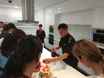 桂满陇首次为顾客举办烹饪体验和交流活动