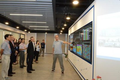 苏同先生参观上海数据交易中心