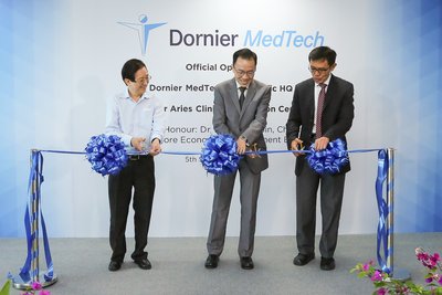 From Left to Right: Mr Philip Yeo (Chairman of Accuron MedTech), Dr Beh Swan Gin (Chairman of EDB Singapore) and Mr Abel Ang (CEO of Donier MedTech and Group CEO of Accuron MedTech) officially open Dornier MedTech’s Asia Pacific Headquarters and Global Clinical Innovation Centre in Singapore.