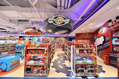 玩具反斗城“新零售”体验店