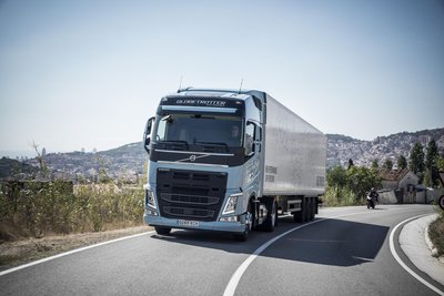 World premiere – Volvo Trucks is introducing heavy duty Euro 6 trucks running on liquefied natural gas or biogas.