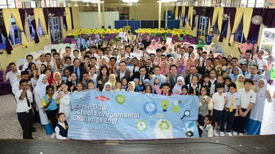 Dow จัดโครงการเพื่อสิ่งแวดล้อม เปิดโอกาสให้นักเรียนในมะละกาโชว์ไอเดียและฝีมือสร้างสรรค์ผลงานจากพลาสติกรีไซเคิล