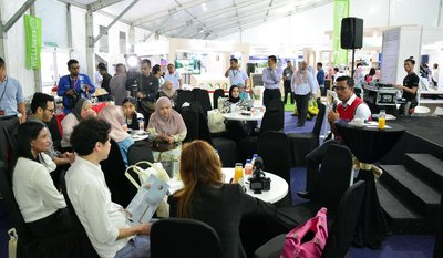 Members of the media interact with Chief Executive Officer of Bioeconomy Corporation, Dr. Mohd Shuhaizam Mohd Zain during a special networking session on the last day of NICE Expo 2017 at the Wellness Cluster.