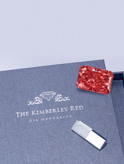 “巨钻登场—珍藏逸品秋拍抢先鉴赏”，端出独领风骚的1.00克拉阿盖尔红钻—The Kimberley Red，让参观者一睹风采。