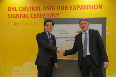 DHL Express today announced the HK$2.9 billion expansion plan for its Central Asia Hub in Hong Kong, in partnership with Airport Authority Hong Kong. Ken Allen, Global CEO of DHL Express (right) and Fred Lam, CEO of Airport Authority Hong Kong, signed an agreement at the DHL Central Asia Hub located at the Hong Kong International Airport.