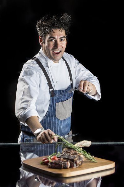 KUNG FU CHEF WITH TOMAHAWK