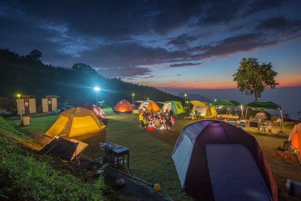 CM撮影時、伊藤さんはキャンプ愛好家の方と一緒に見たきれいな夕焼けに、感動しました。