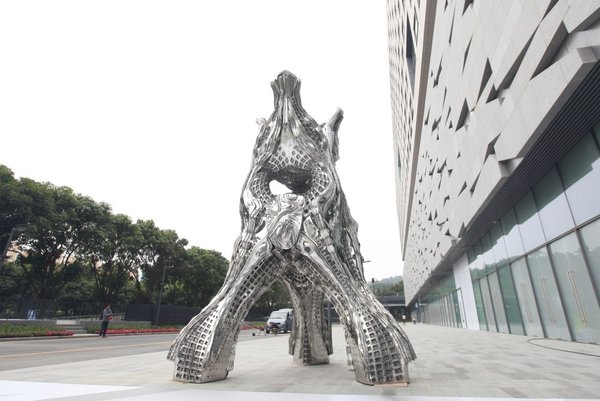 艺术与科技融合 全球首个纯3D打印大型艺术品雕塑入驻CEEC