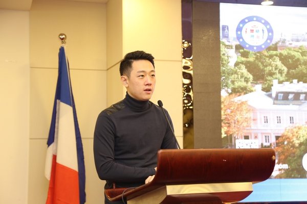 云地接欧洲分公司CEO李龙在欧洲华语导游大赛上致辞
