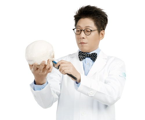 Kim Ji-myung, pengarah TL Plastic Surgery di Korea