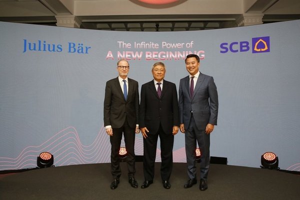 Mr. Bernhard Hodler, Chief Executive Officer of Julius Baer Group Ltd.; Dr. Vichit Suraphongchai, Chairman of the Executive Committee of SCB; and Mr. Arthid Nanthawithaya, SCB’s President and Chief Executive Officer; signed an agreement to establish a joint venture to offer unique and best-in-class wealth management services to clients in Thailand.