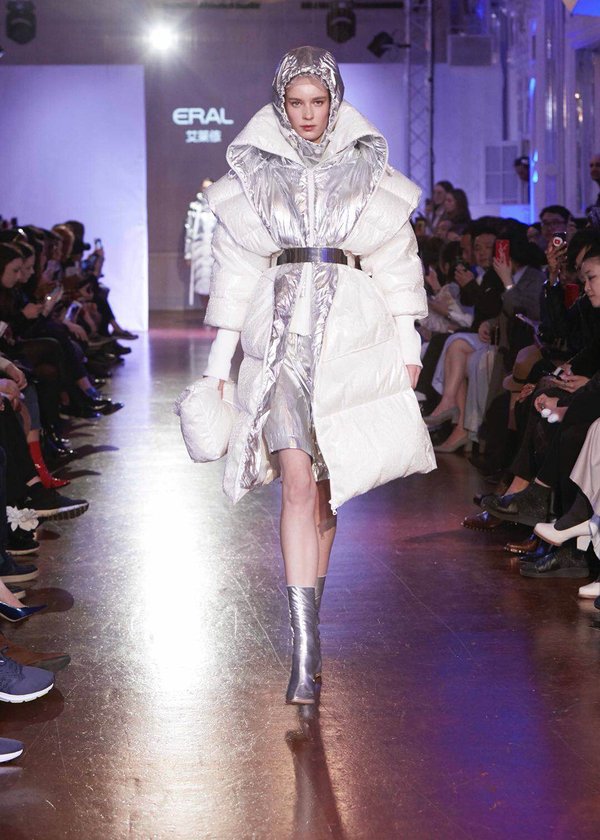 艾莱依巴黎时装周与独立设计师Rico Lee合作系列