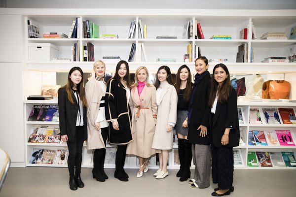 Tory Burch with SCAD HK Students (Image courtesy of SCAD Hong Kong)