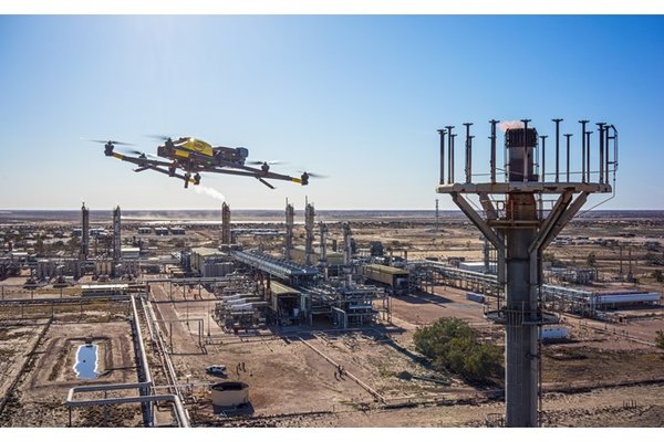 英特尔无人机测绘技术助力资源行业实现更高效的油气设施管理
