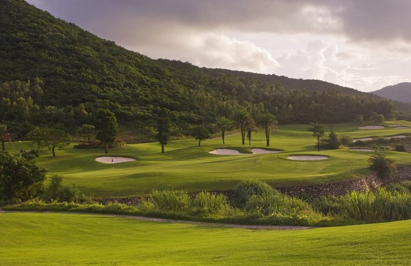 万豪国际集团亚龙湾区酒店联合两大高尔夫球场打造高尔夫精英假期