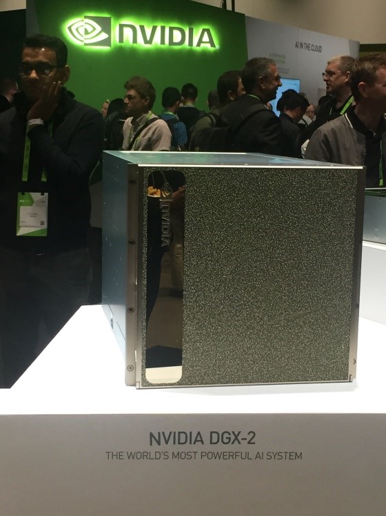 NVIDIA DGX-2：业界较强大的AI系统