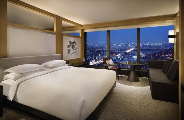 After extensive renovations, Grand Hyatt Seoul unveils newly renovated guestrooms and suites designed to maximize the panoramic city vistas