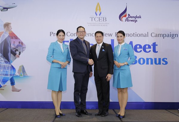 TCEB's Director- Mr. Puripan Bunnag (left) and Bangkok Airways' VP Sales- Mr. Varong Israsena Na Ayudhya (right) at the launch of "Fly and Meet Double Bonus" joint-campaign in Yangon.