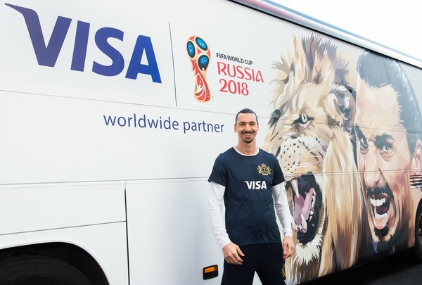 兹拉坦宣布和Visa一同回到2018俄罗斯世界杯现场时。他也提醒球迷，狮子绝不会错过狩猎的时刻。