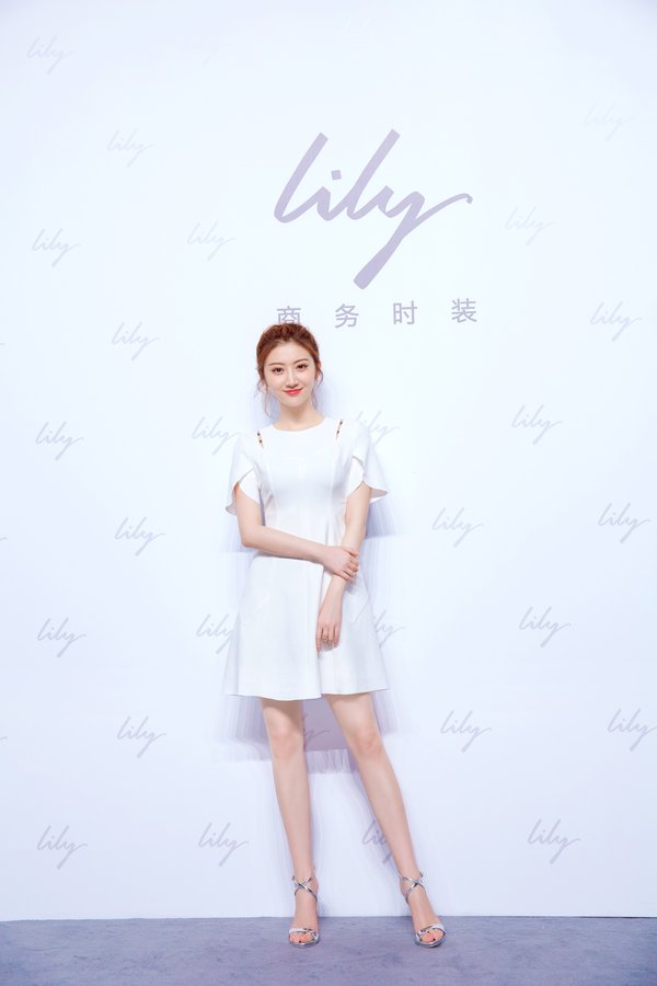 Lily商务时装16周年品牌盛典，到场嘉宾：人气演员景甜