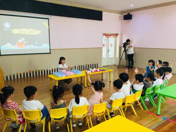 《阿U学科学》进校园巡回活动第一站湘湖幼儿园