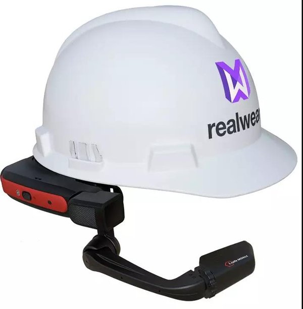 RealWear防爆工业头戴平板轻松应对石油化工等高危作业环境