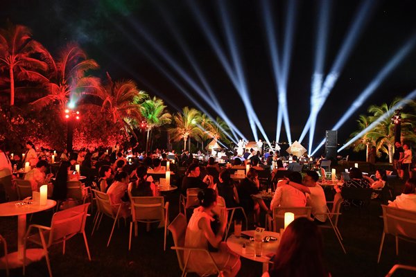 The Sunny Bay Concert at Park Hyatt Sanya Sunny Bay Resort Scene