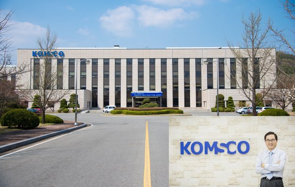 KOMSCO Head Office & CEO Yong Man, Cho