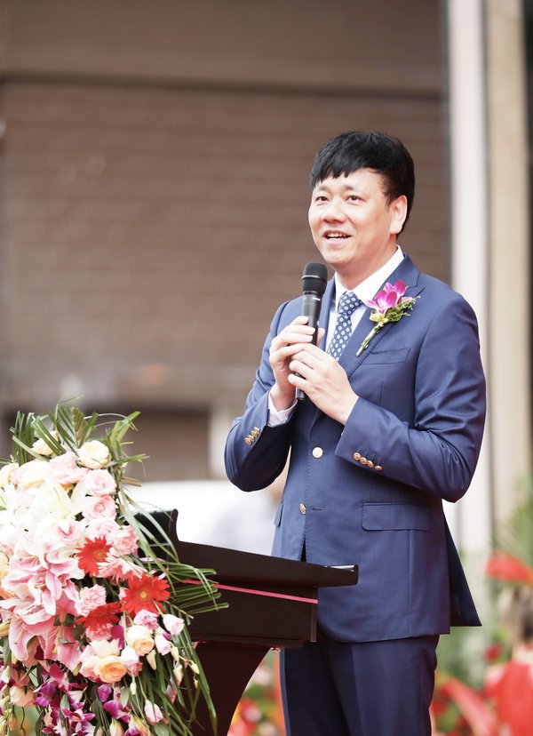 东呈国际集团创始人、董事长兼CEO程新华在开业庆典上致辞