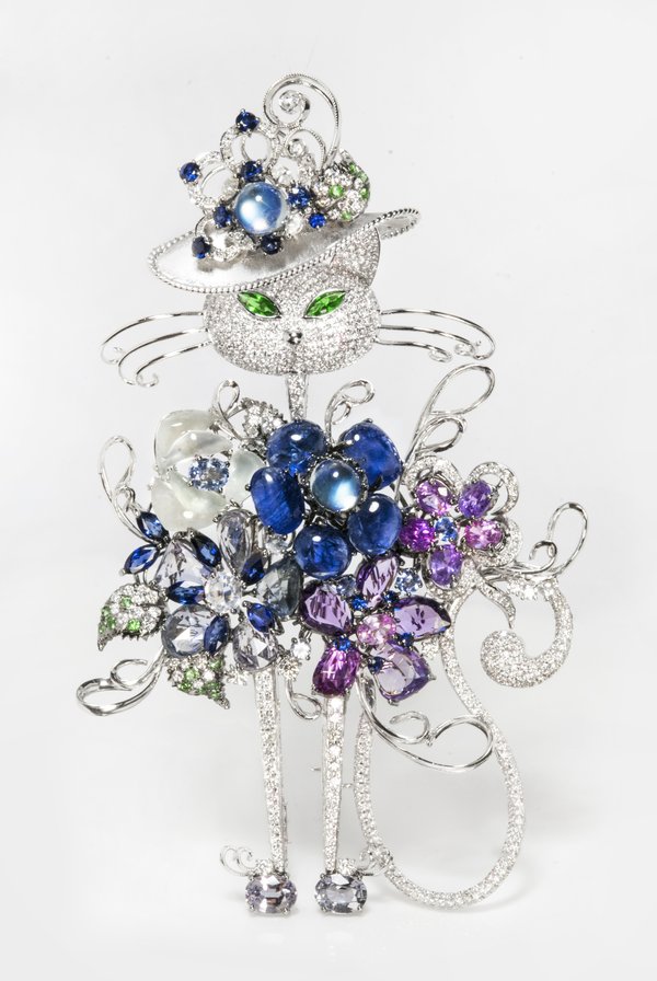 新銳設計師Harry Lu推出的貓系列珠寶胸針「雅致」。