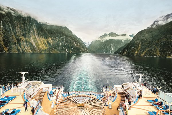 “全球旅行大师”公主邮轮带领宾客探索澳大利亚和新西兰纯净震撼的自然景观