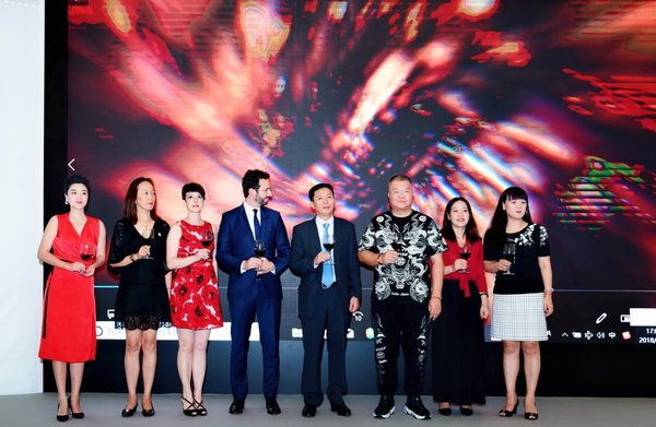 From right to left, Wang Li Hong, Fan Xian, Cha Chuan Qi, Liao Zhe, Mr. Pietro Zani, Ms. Micaela Soldini, Weng Ting and Wang Hui