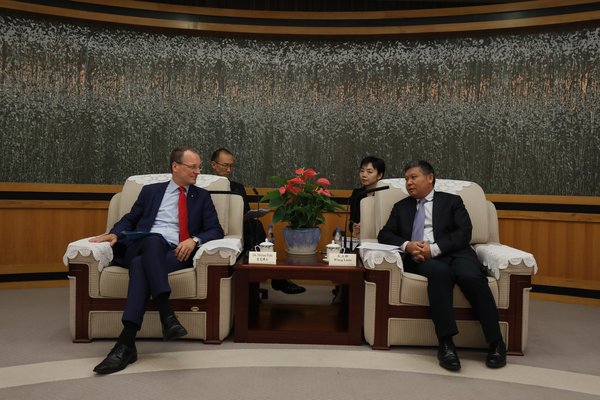 王立新副市长会见TUV莱茵，积极推动深圳高新技术产业发展