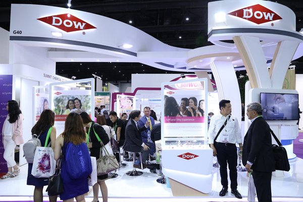 บูธของ Dow ที่งาน in-cosmetics Asia