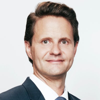 Dr. Wolfgang Baier Ketua Pegawai Eksekutif, Luxasia