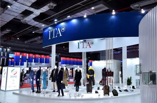 ITA率近百家意大利优秀中小企业正式亮相首届进博会，全面展示“意大利制造”的精髓