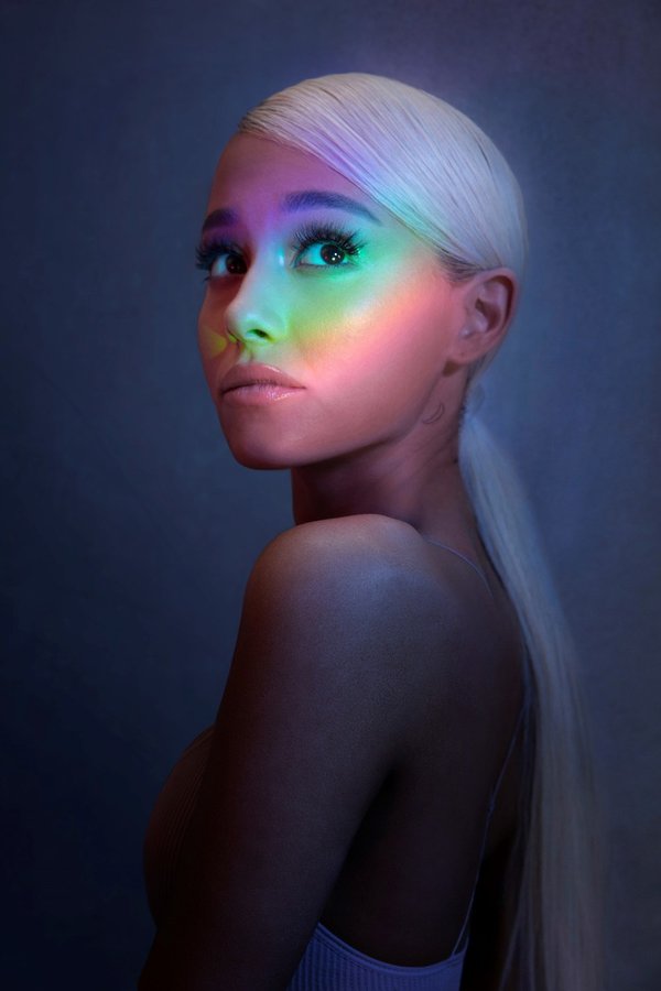 Ariana Grande获得2018 Billboard年度女性奖 | 美通社