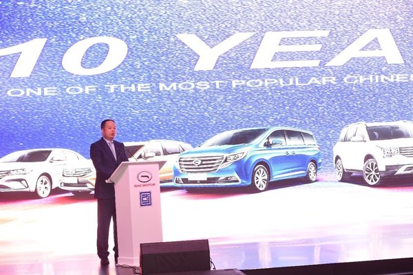 Yu Jun, Presiden GAC Motor menyampaikan ucapan di majlis perasmian Bilik Pameran GAC Motor di Arab Saudi