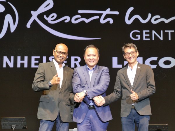(From left to right) Faz Salleh, Senior Consultant of Pro Audio Solutions, Sennheiser Eletronice Asia Pte Ltd, Kevin Tann, Vice President of Promotions & Entertainment Department, Resorts World Genting and Vince Tan, Vice President of Pro Audio Solutions Sales, Sennheiser Electronic Asia Pte Ltd at the launch of largest and one of the world's best L-Acoustics K2 installation in Asia at Arena of Stars, Resorts World Genting