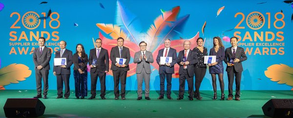Representatives of seven outstanding companies are honoured on stage at the 2018 Sands Supplier Excellence Awards Wednesday at The Venetian Macao, attended by Dr. Wilfred Wong (sixth from left), president of Sands China Ltd., and Charlie Cai (first from left), vice president of procurement and supply chain for Venetian Macau Limited.